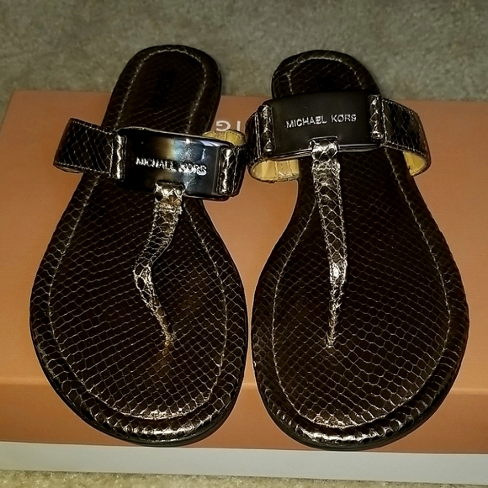 Michael Kors Silver Snake Print Sandals LNC Size 9